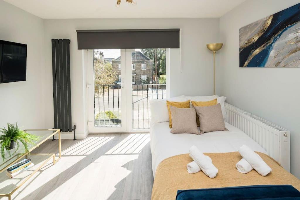 Smart Living Sophisticated Style - Photo Id Required Apartament *