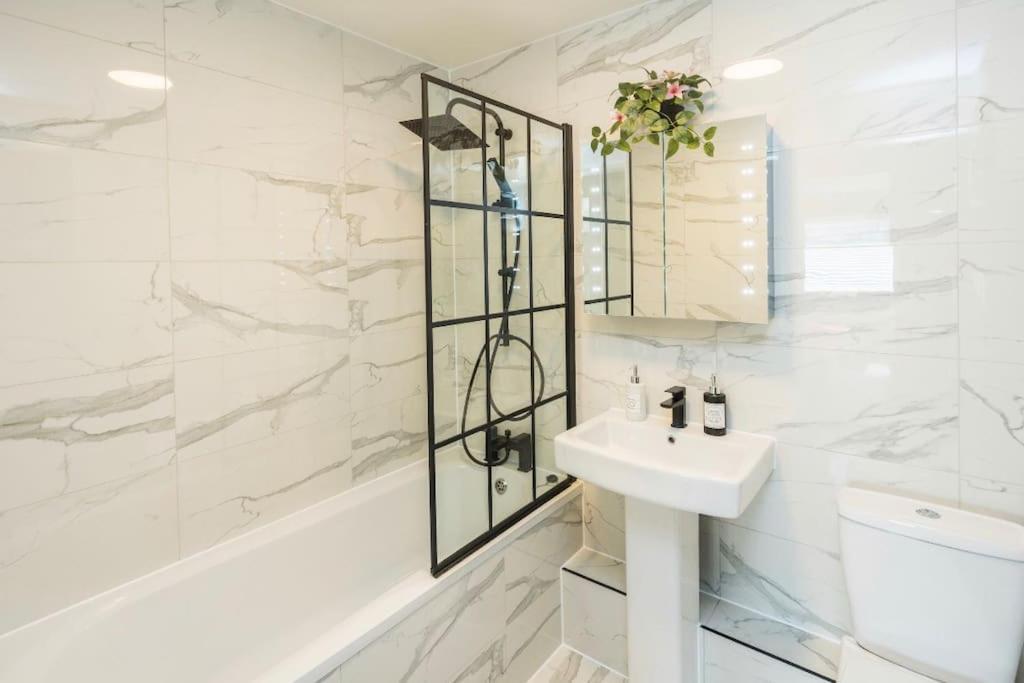 Smart Living Sophisticated Style - Photo Id Required Appartamento *