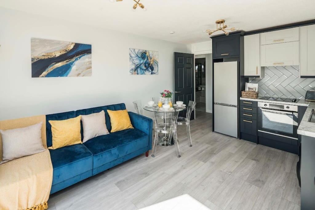 Smart Living Sophisticated Style - Photo Id Required *